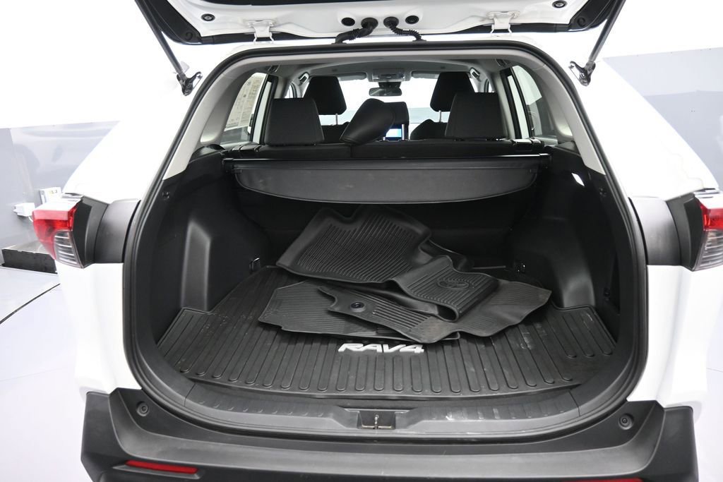 Certified 2024 Toyota RAV4 LE AWD/4WD image 21