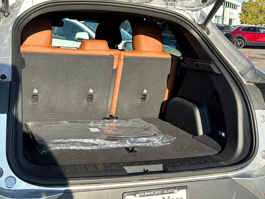 New 2025 VinFast VF 8 Plus AWD/4WD image 10