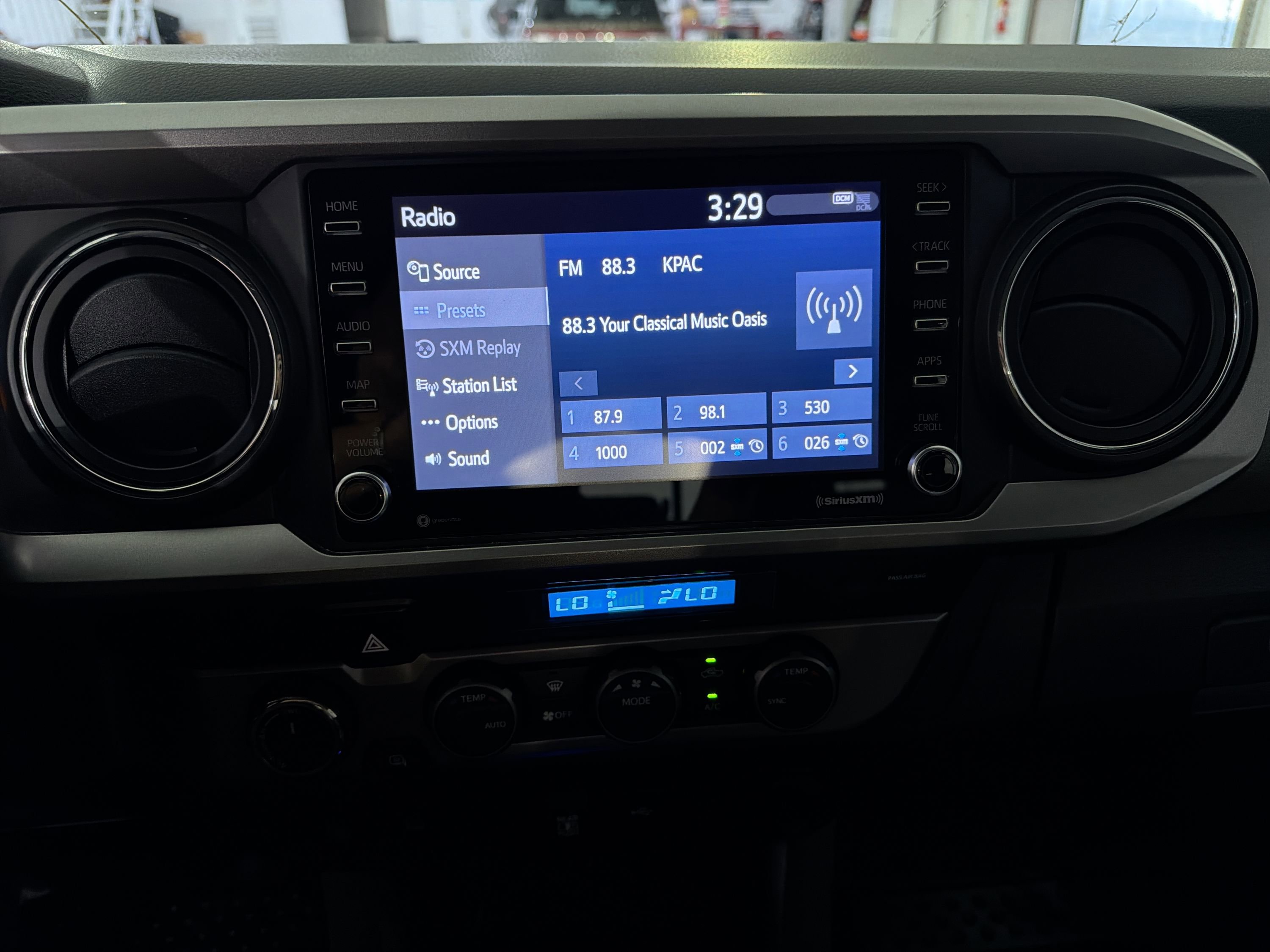 Used 2021 Toyota Tacoma SR5 w/ Technology Package AWD/4WD image 17