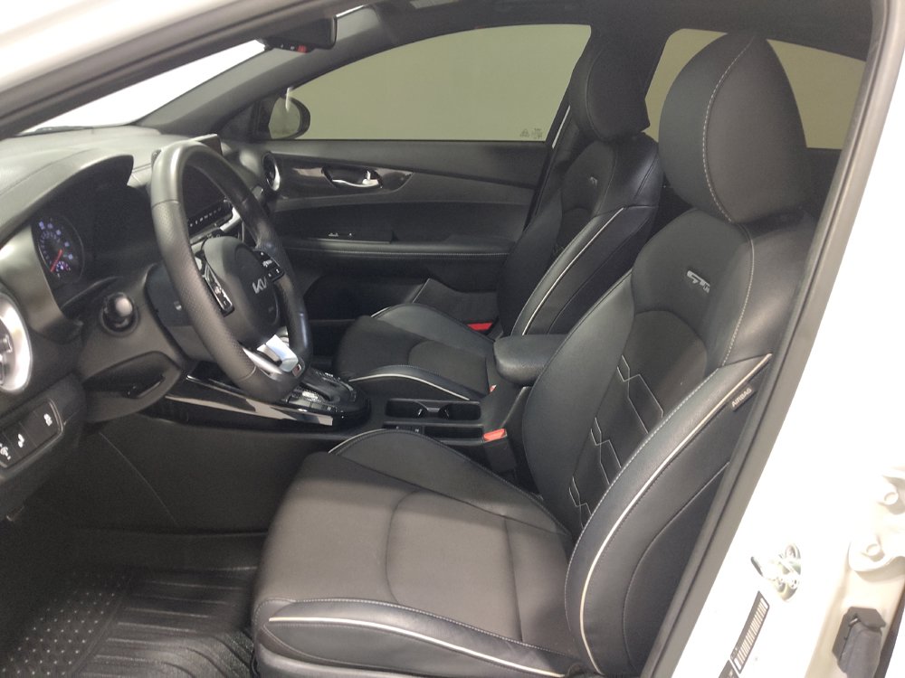 Used 2023 Kia Forte GT-Line w/ GT-Line Premium Package FWD image 17