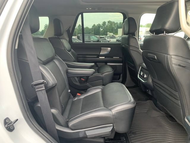 Certified 2025 Ford Expedition Platinum AWD/4WD image 14