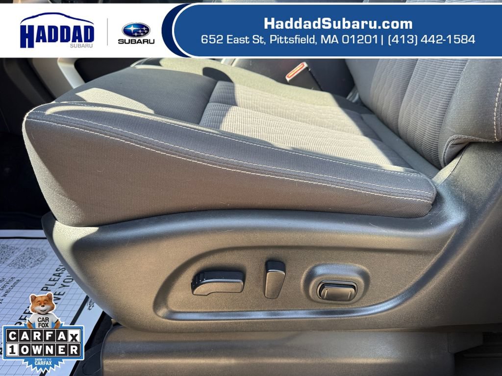 Used 2021 Nissan Titan SV w/ SV Convenience Package AWD/4WD image 18