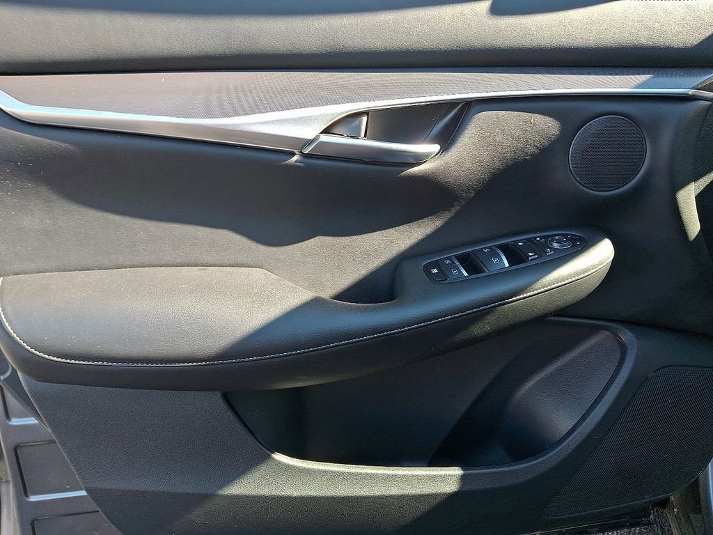 Used 2022 INFINITI QX50 Luxe image 12