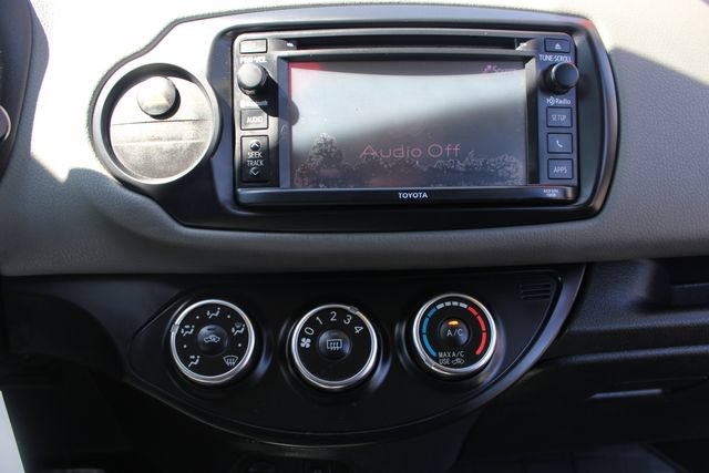 Used 2016 Toyota Yaris L FWD image 17