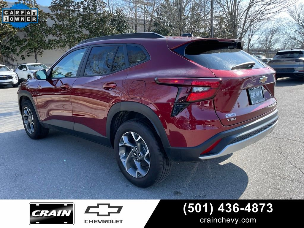 Used 2025 Chevrolet Trax LT w/ LT Convenience Package image 5