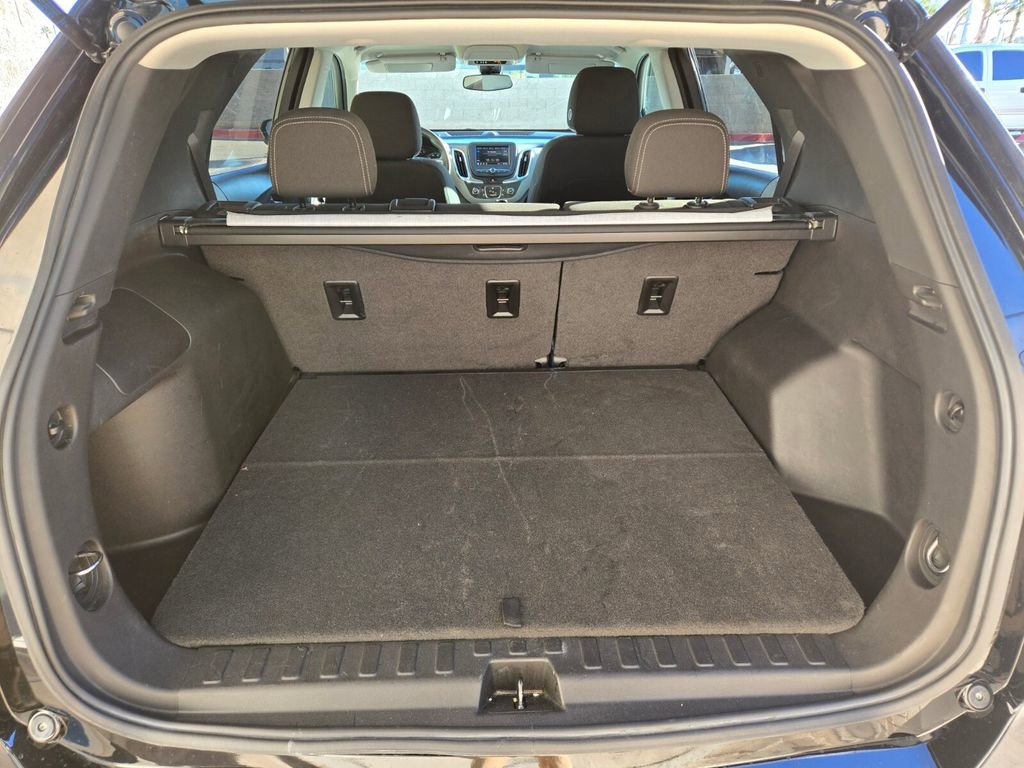 Used 2021 Chevrolet Equinox LS w/ LS Convenience Package image 17
