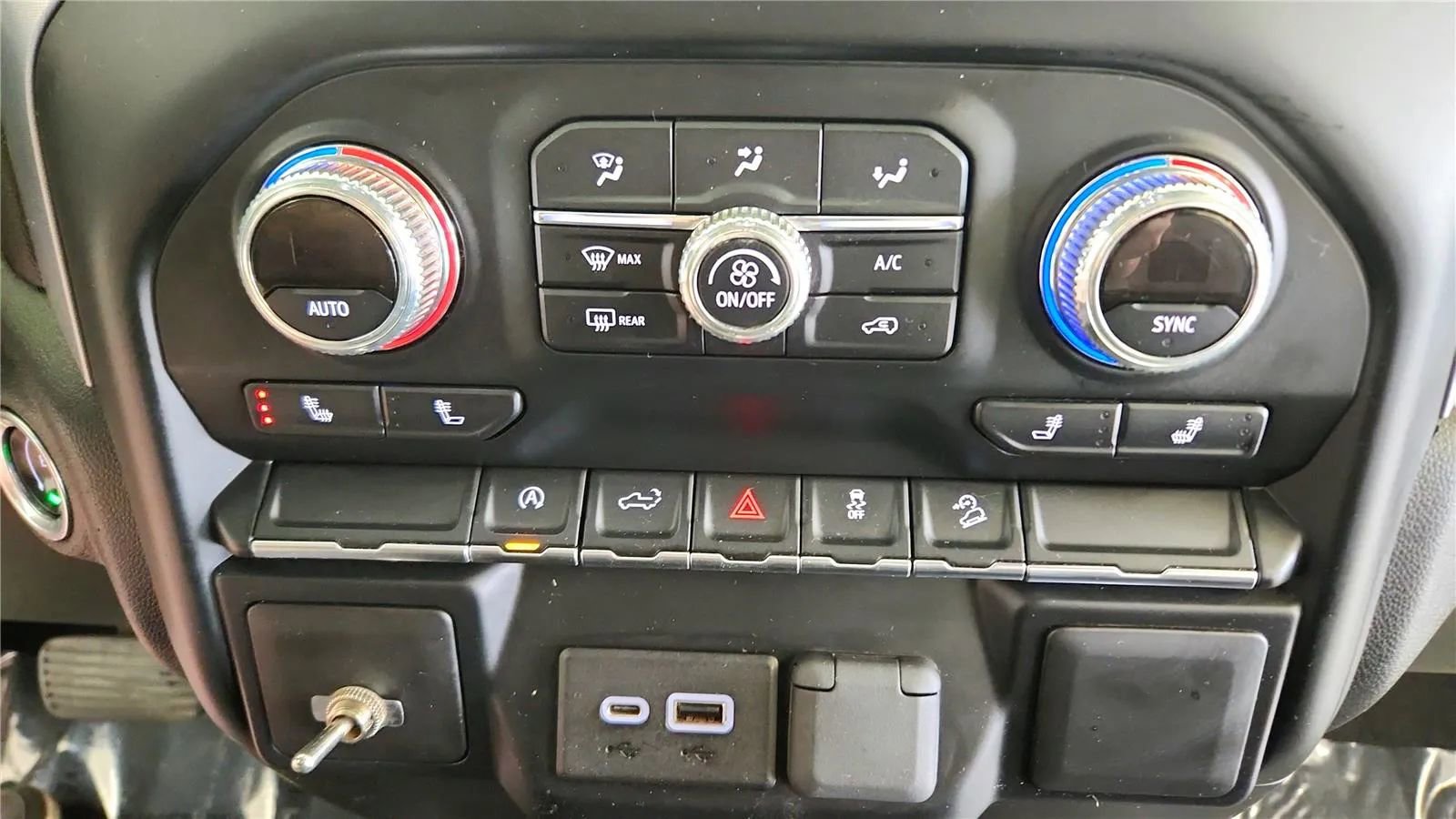 Used 2019 GMC Sierra 1500 SLE w/ X31 Off-Road Package AWD/4WD image 30