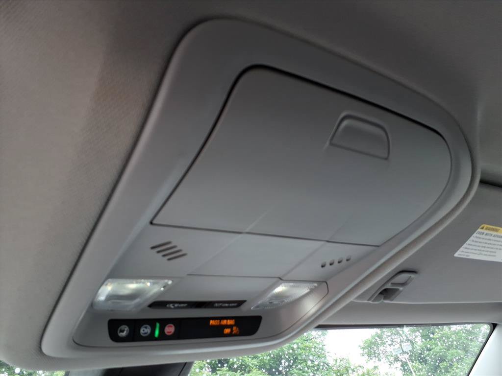 Used 2022 GMC Acadia SLE FWD image 33