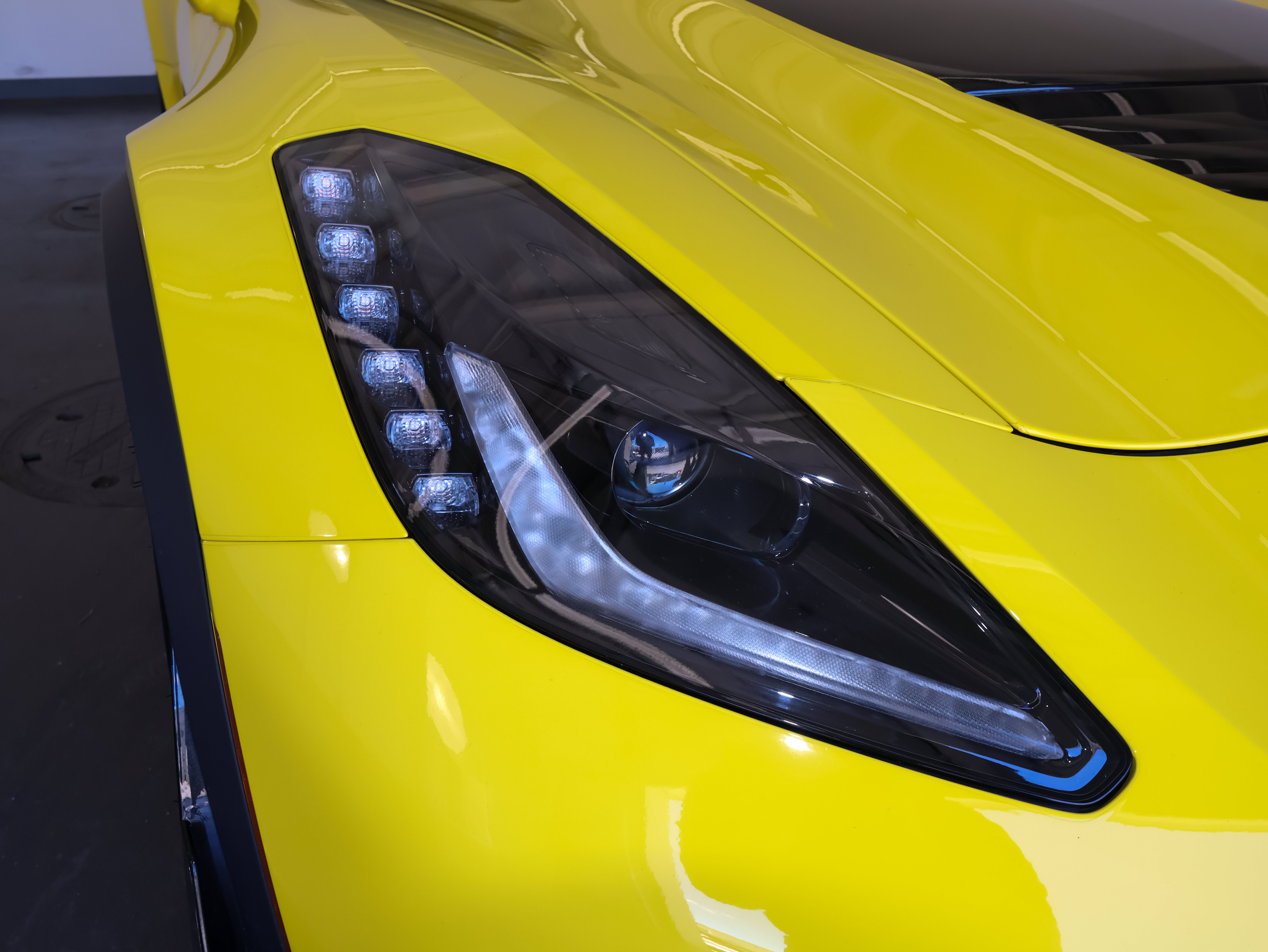 Used 2016 Chevrolet Corvette Z06 w/ 3LZ Preferred Equipment Group RWD image 41