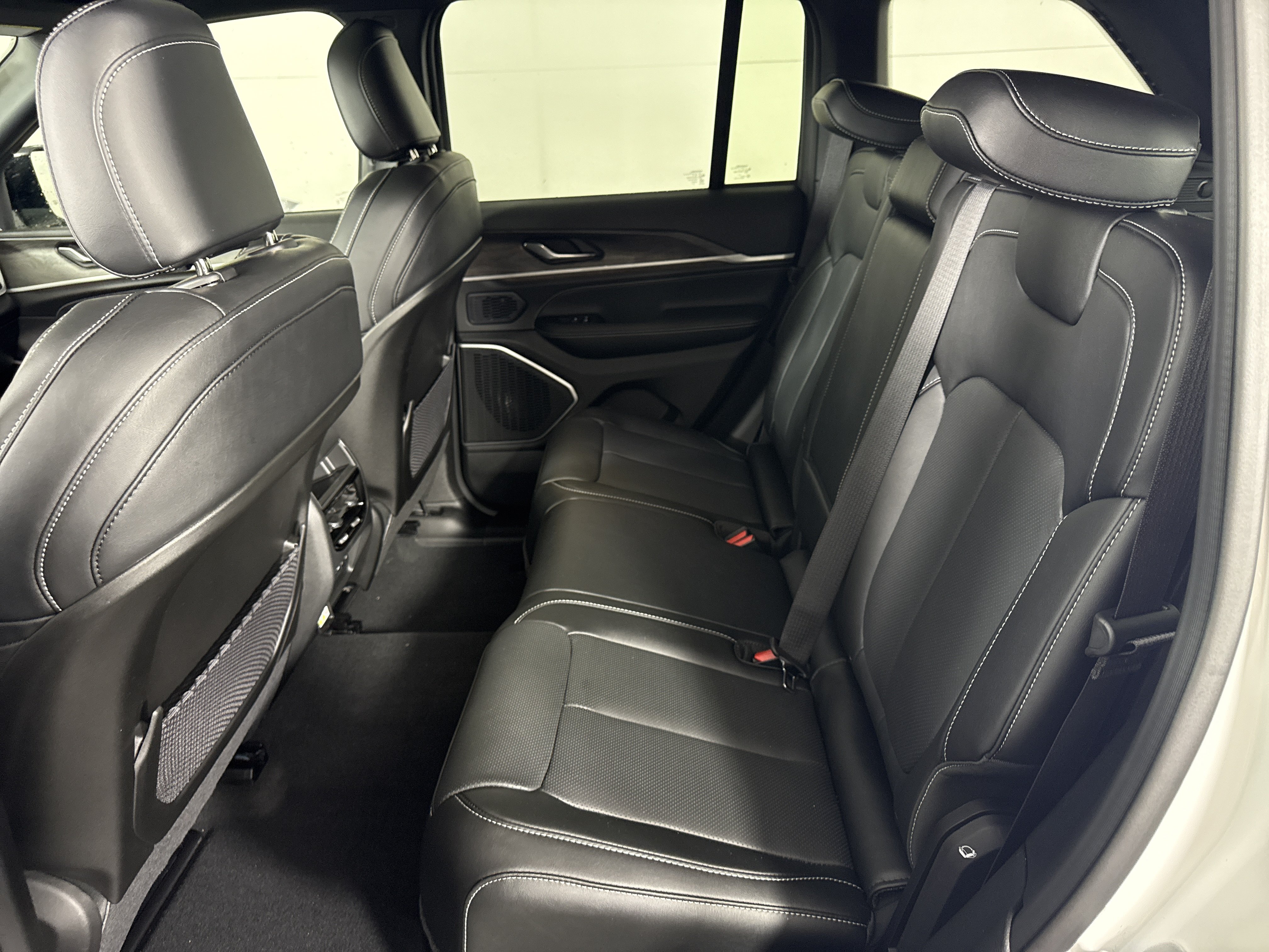New 2026 Jeep Grand Cherokee Limited AWD/4WD image 14