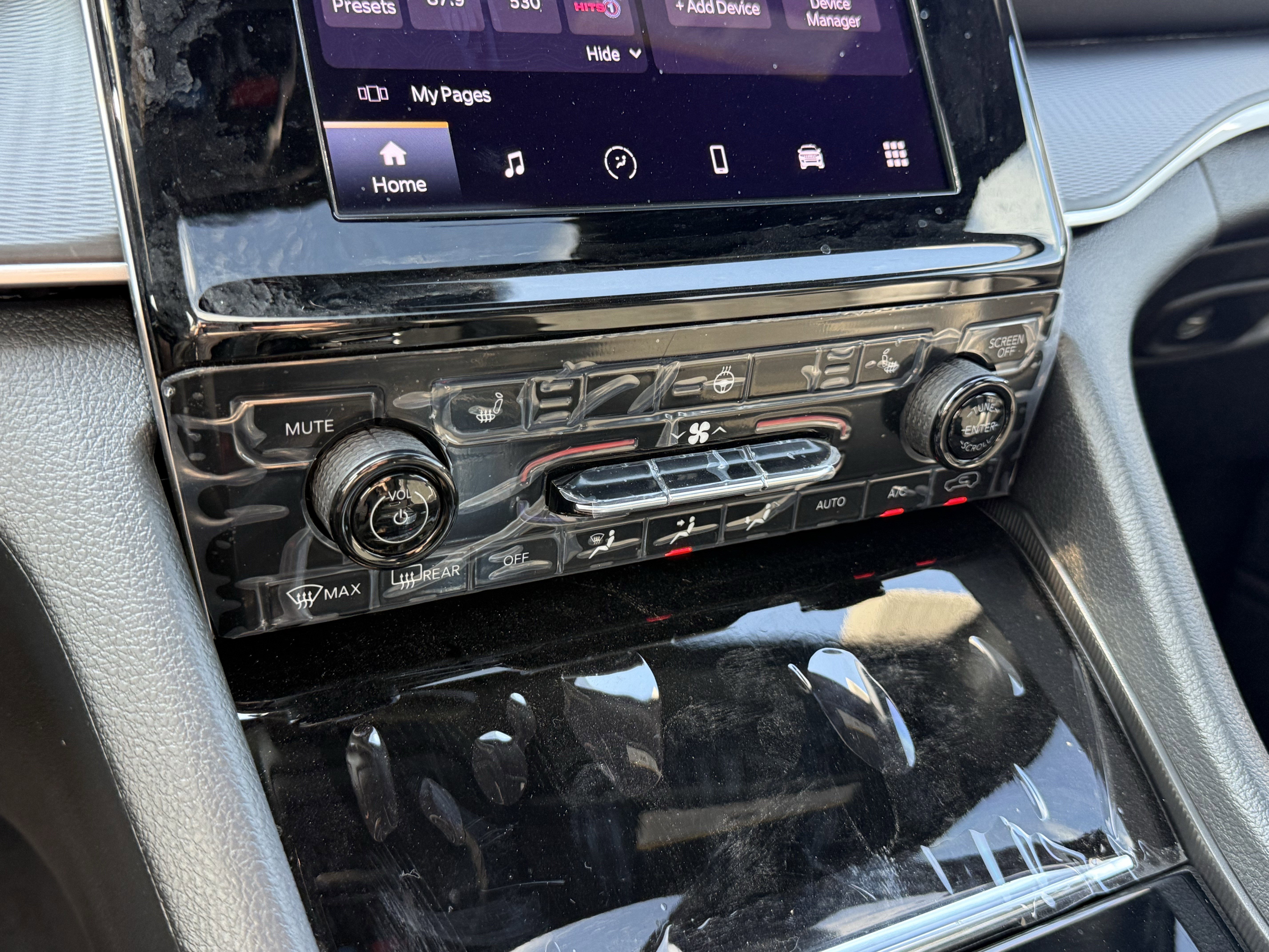 New 2025 Jeep Grand Cherokee L Altitude image 25