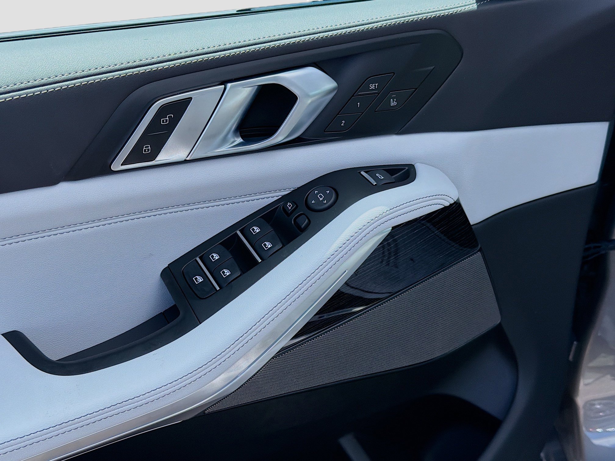 New 2026 BMW X5 xDrive40i w/ Executive Package image 23