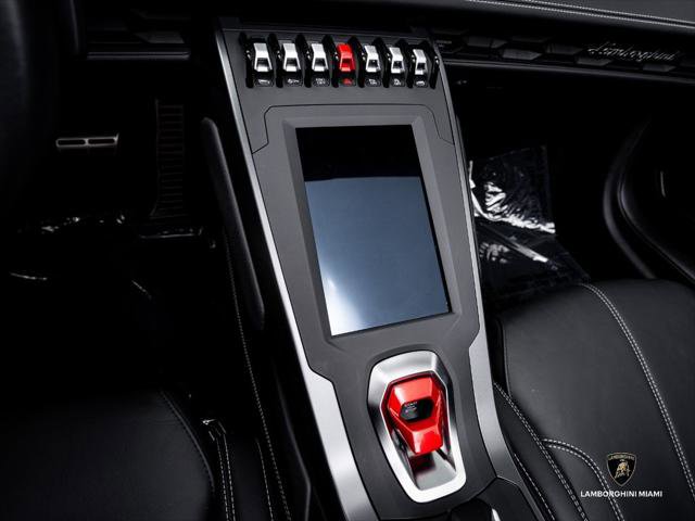 Used 2023 Lamborghini Huracan EVO RWD image 33