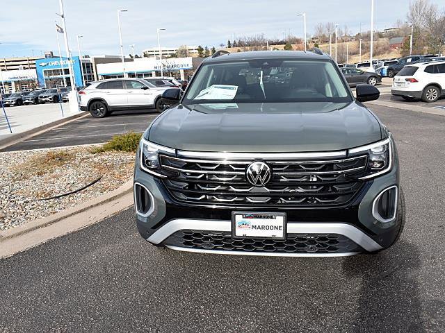 New 2026 Volkswagen Atlas Peak Edition image 2