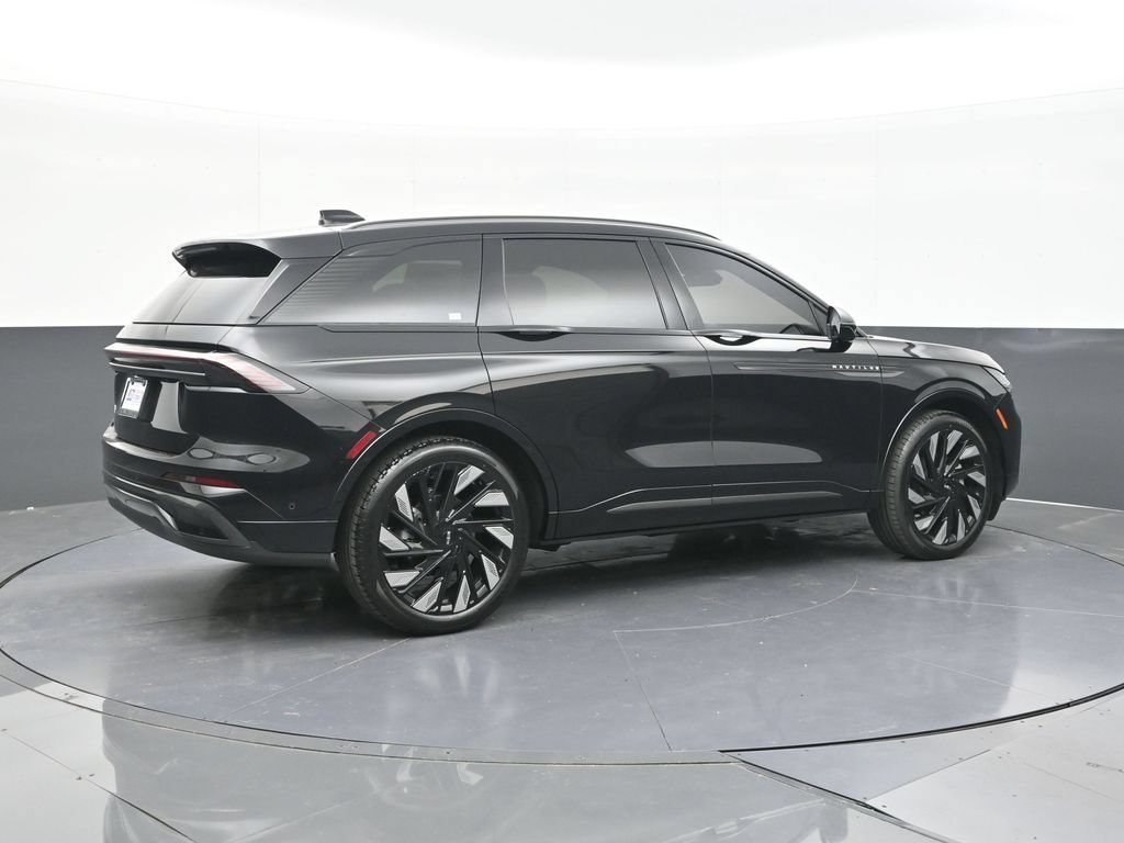 Used 2024 Lincoln Nautilus Reserve w/ Equipment Group 202A AWD/4WD image 10