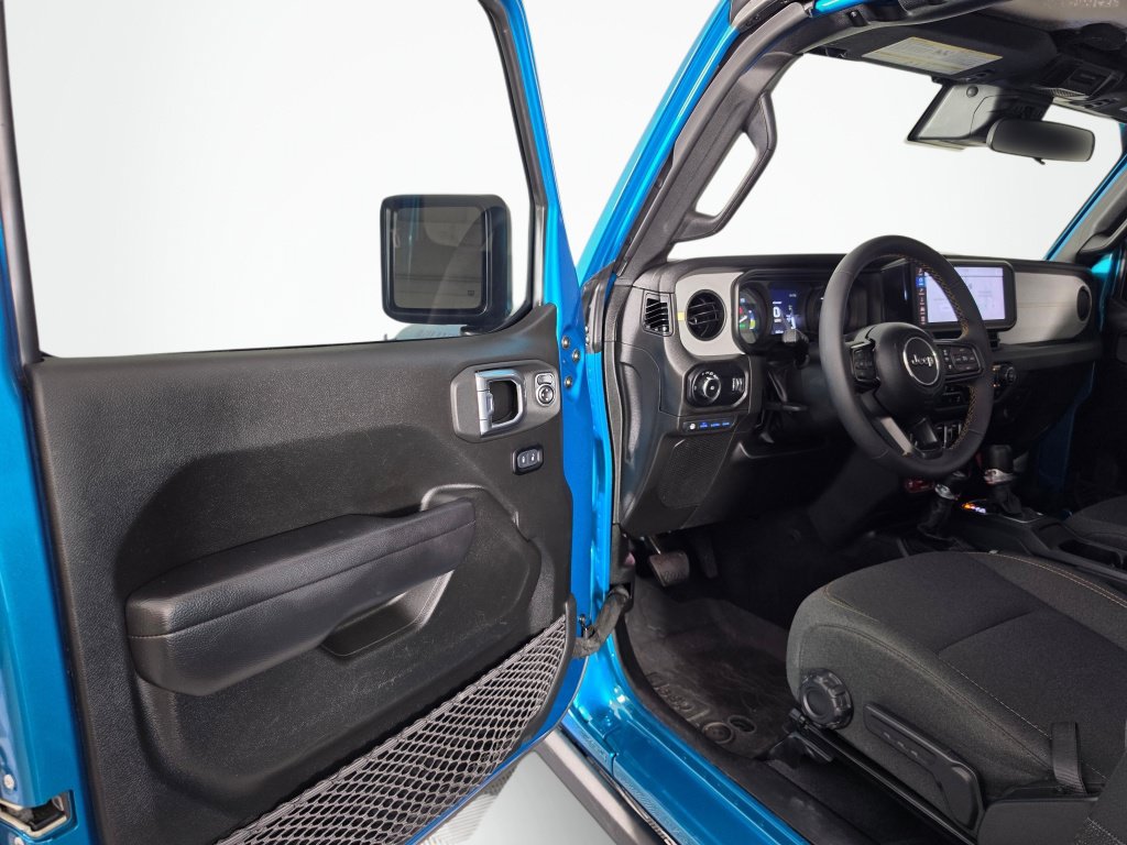 Used 2024 Jeep Wrangler Unlimited AWD/4WD image 27