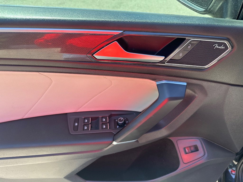 Used 2018 Volkswagen Tiguan SEL Premium AWD/4WD image 10