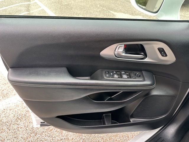 Used 2021 Chrysler Pacifica Touring-L w/ S Appearance Package FWD image 28