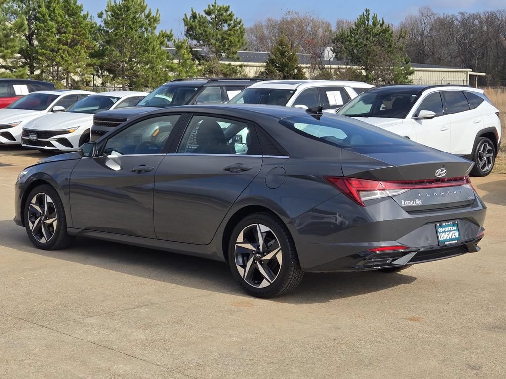 Used 2023 Hyundai Elantra Limited FWD image 3