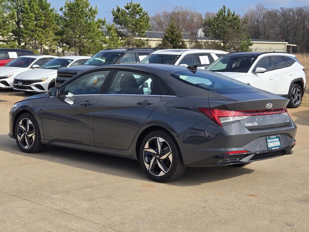 Used 2023 Hyundai Elantra Limited FWD image 3