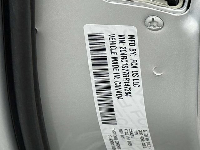 Used 2024 Chrysler Pacifica Limited FWD image 26