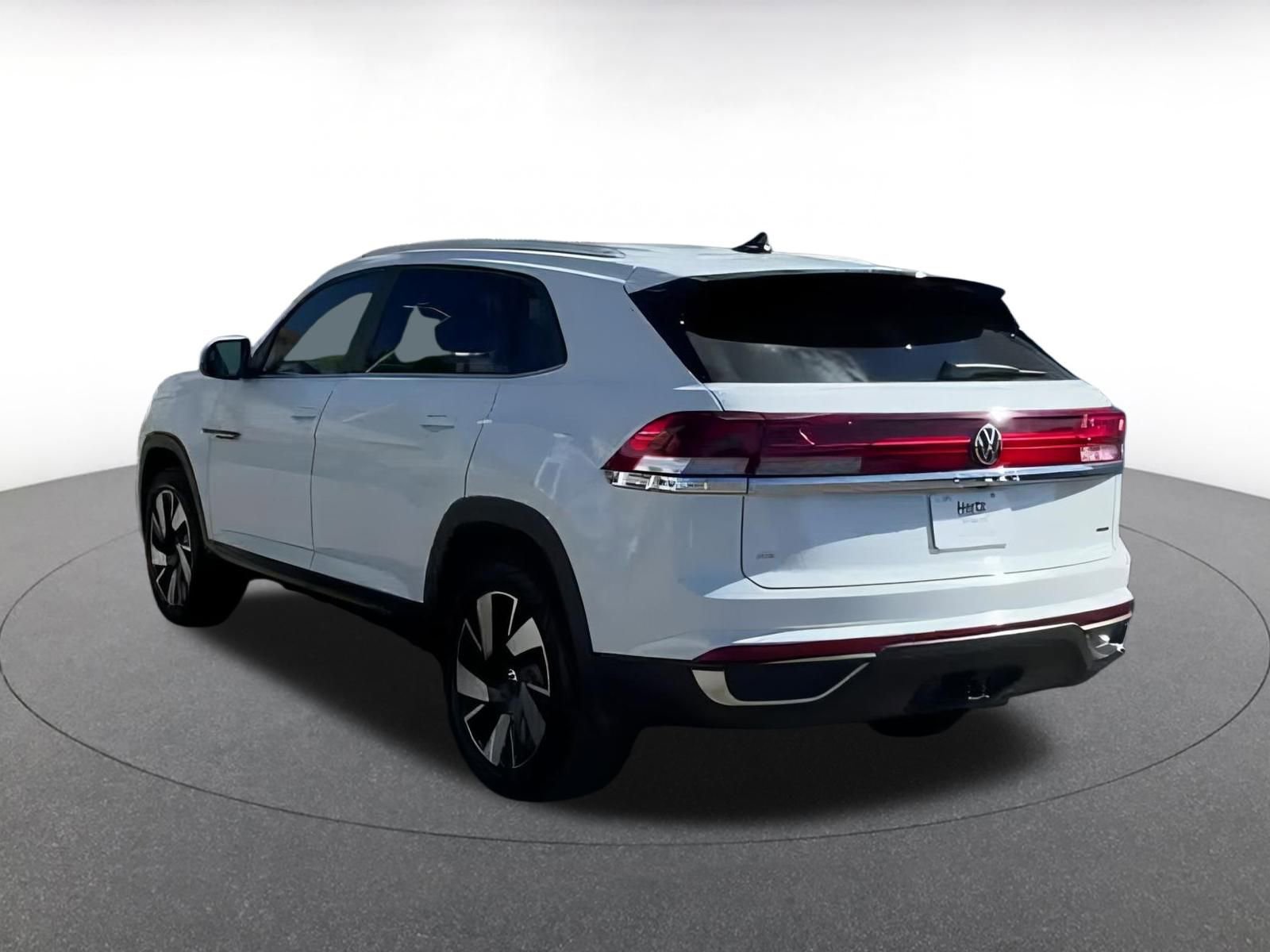 Used 2025 Volkswagen Atlas Cross Sport SE image 15