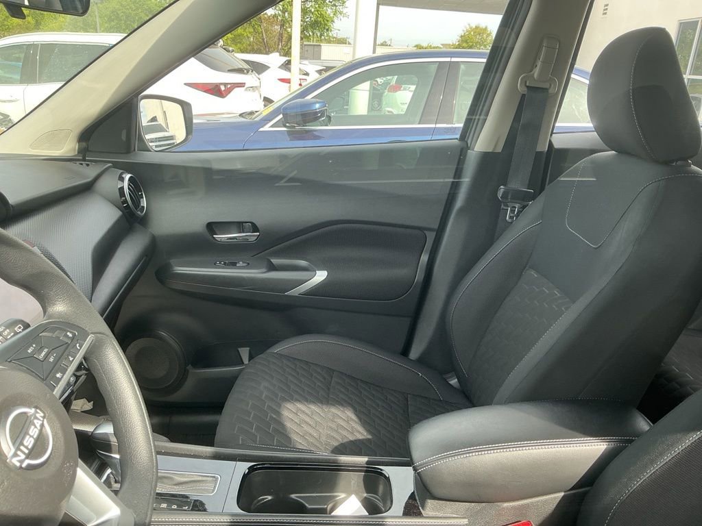 Used 2022 Nissan Kicks SV image 8