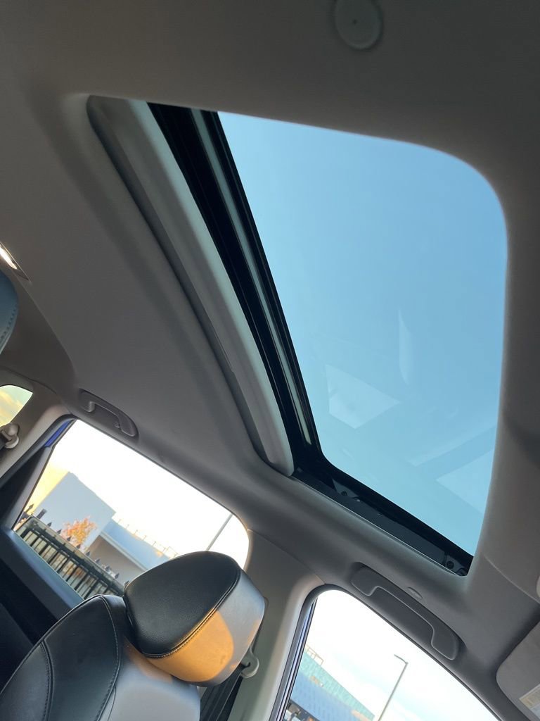 Used 2023 Honda CR-V EX-L image 31