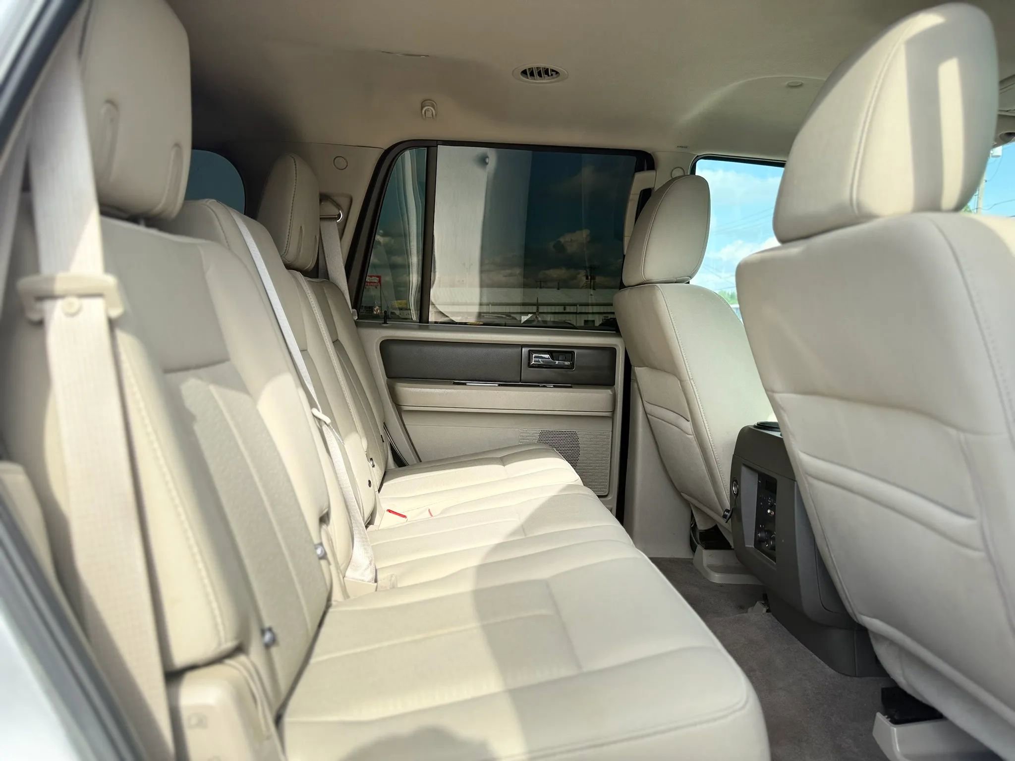 Used 2012 Ford Expedition XLT w/ HD Trailer Tow Pkg AWD/4WD image 22