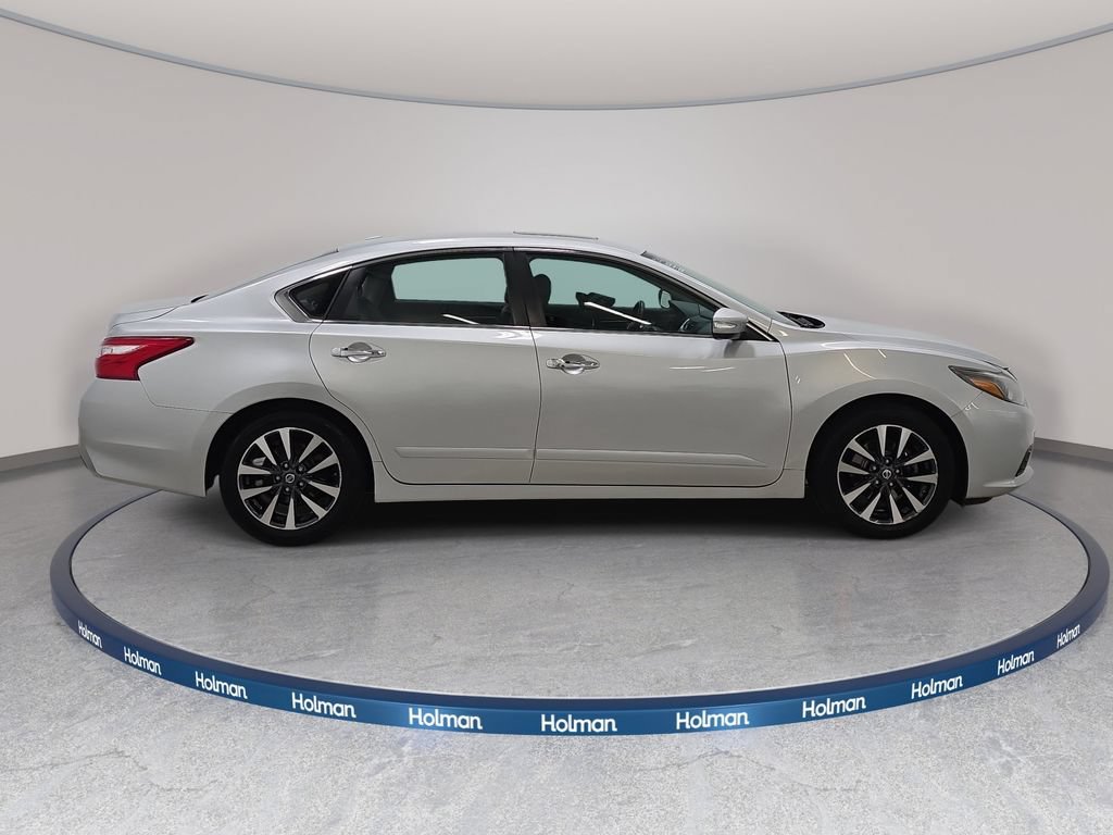 Used 2016 Nissan Altima 2.5 SL w/ 2.5 Technology w/LED Package FWD image 5
