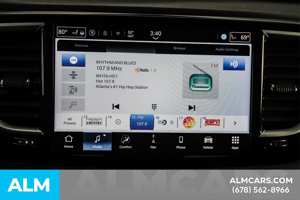 Used 2024 Chrysler Pacifica Select image 38