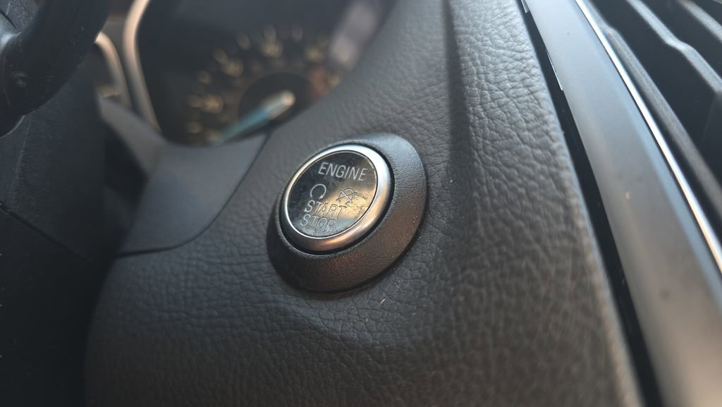 Used 2016 Ford Focus Titanium FWD image 23