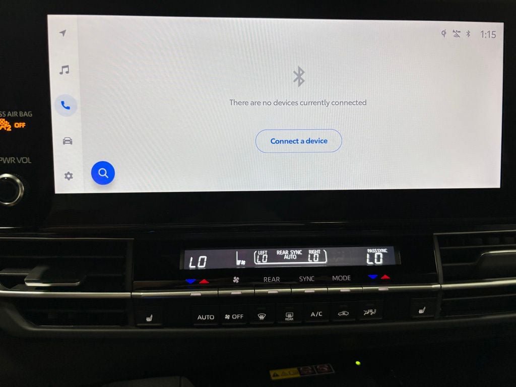 Used 2025 Toyota Sienna XSE FWD image 28