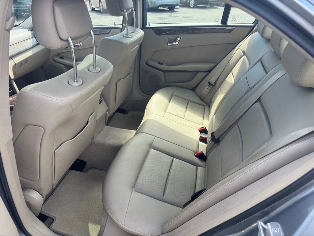 Used 2010 Mercedes-Benz E 350 4MATIC Sedan image 26