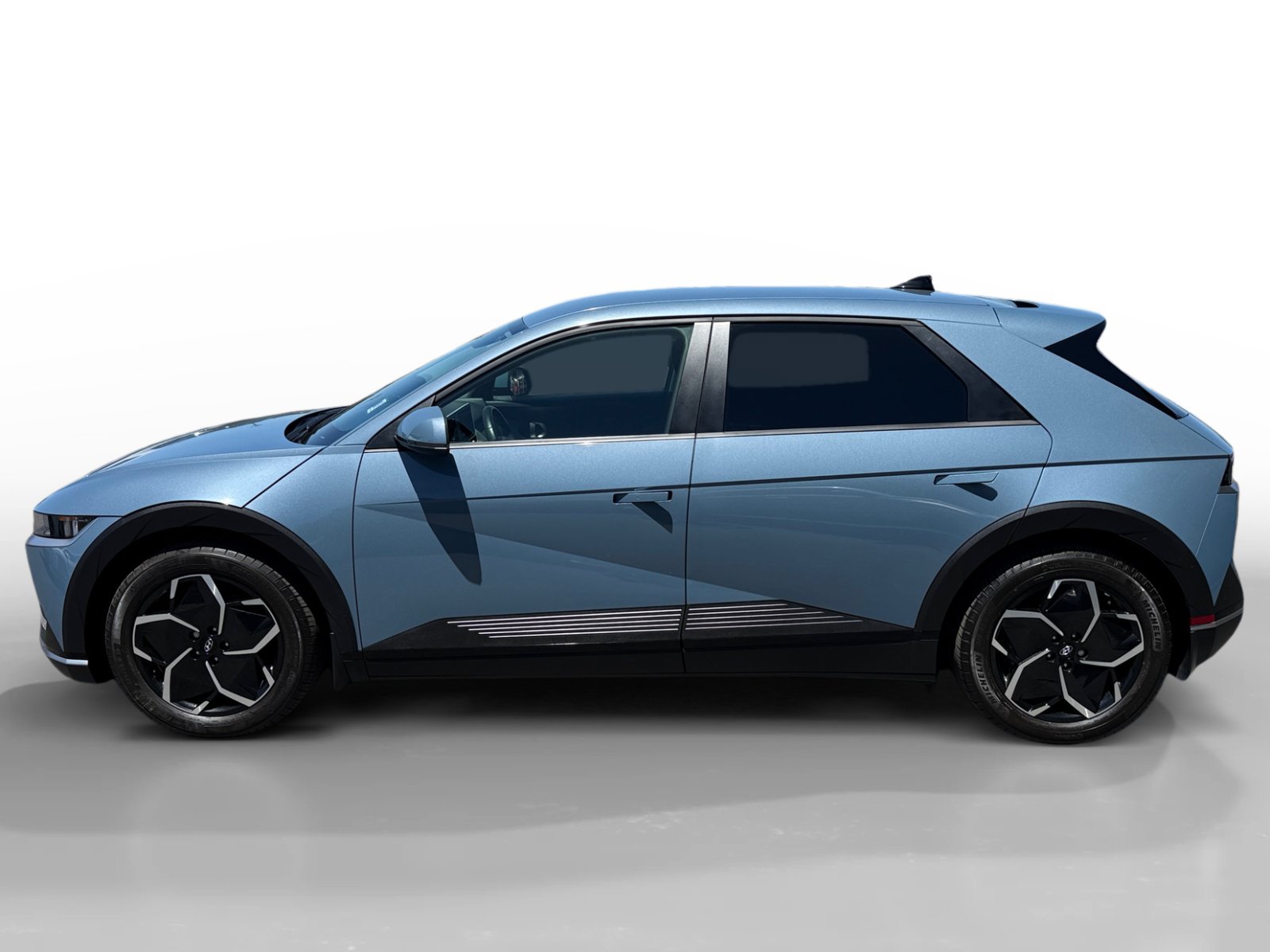 Used 2024 Hyundai Ioniq 5 SEL RWD image 2