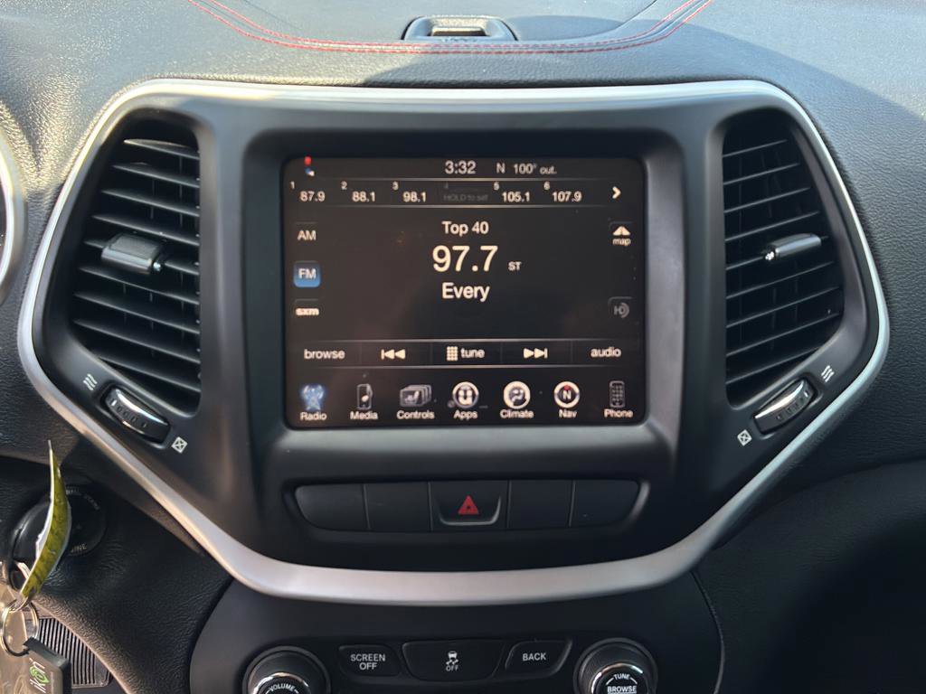 Used 2014 Jeep Cherokee Trailhawk w/ Leather Interior Group AWD/4WD image 30
