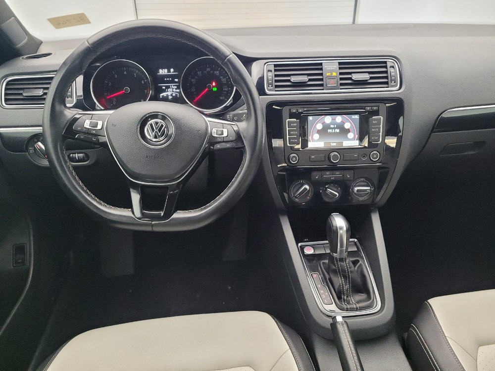 Used 2015 Volkswagen Jetta Sport FWD image 22