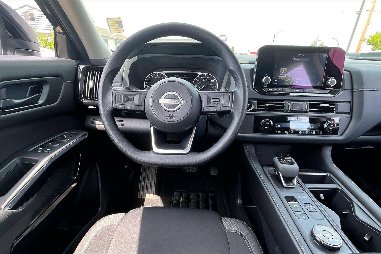 Used 2025 Nissan Pathfinder S AWD/4WD image 8