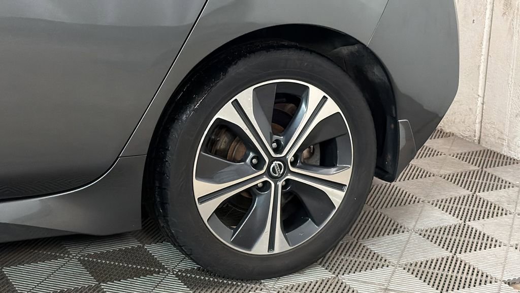 Used 2018 Nissan Leaf SV w/ SV Technology Package image 5
