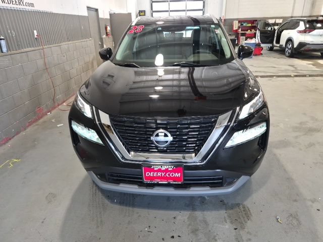 Certified 2023 Nissan Rogue SV w/ SV Premium B Package AWD/4WD image 8