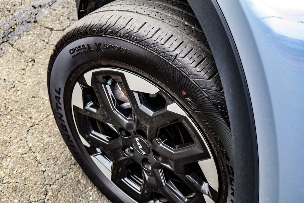 Used 2025 Kia Sorento S w/ Panoramic Sunroof Package image 44