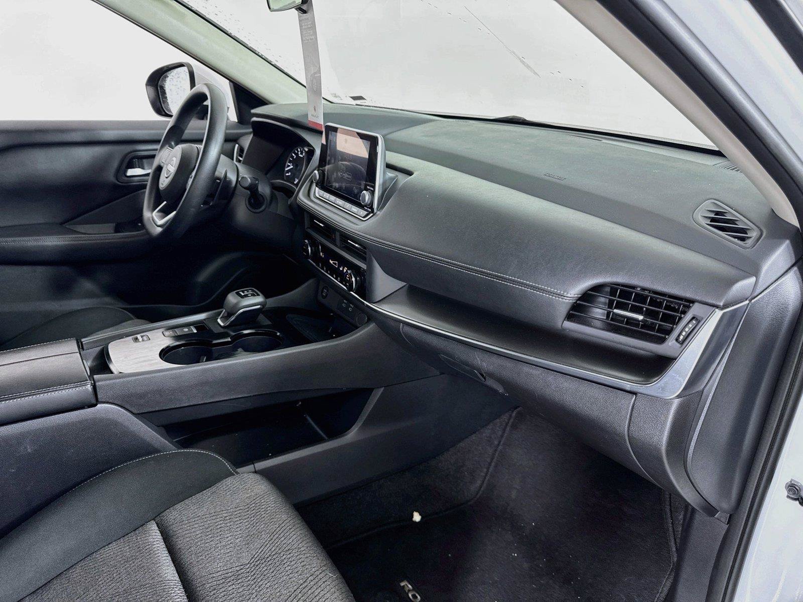 Used 2024 Nissan Rogue SV FWD image 26