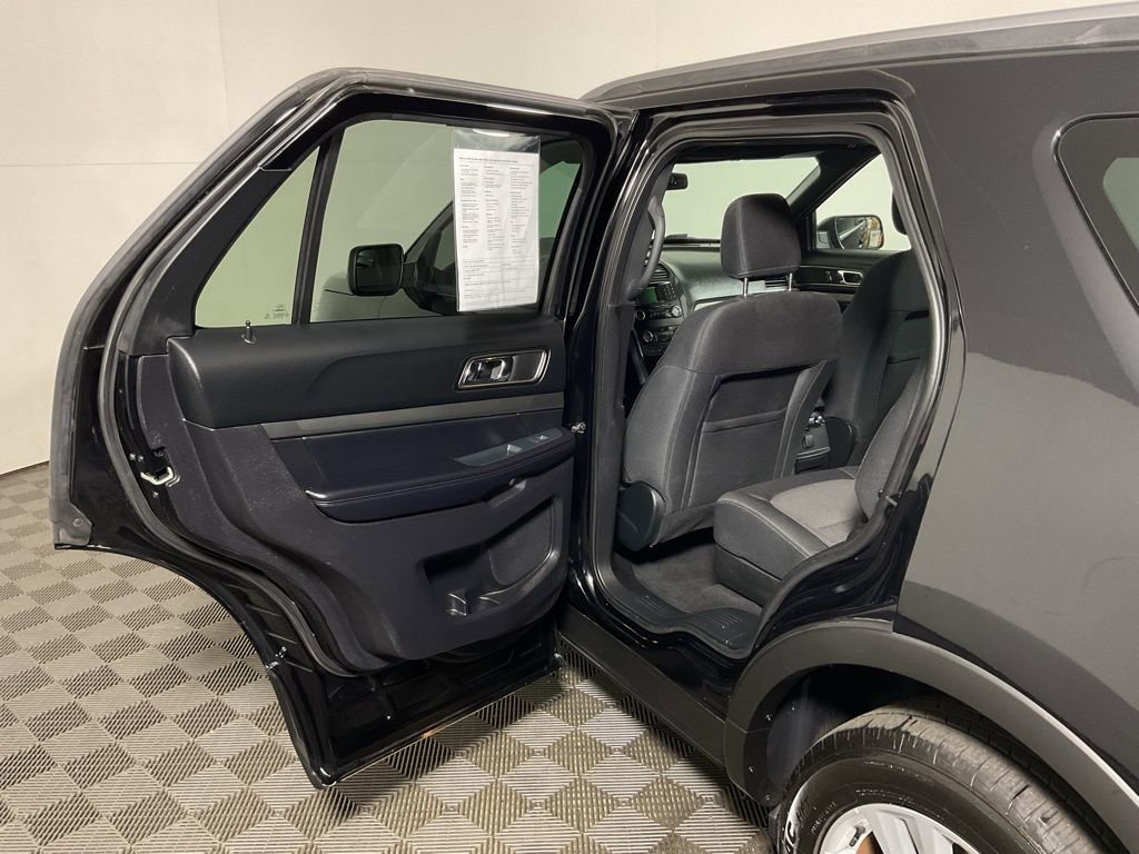 Used 2018 Ford Explorer XLT AWD/4WD image 32