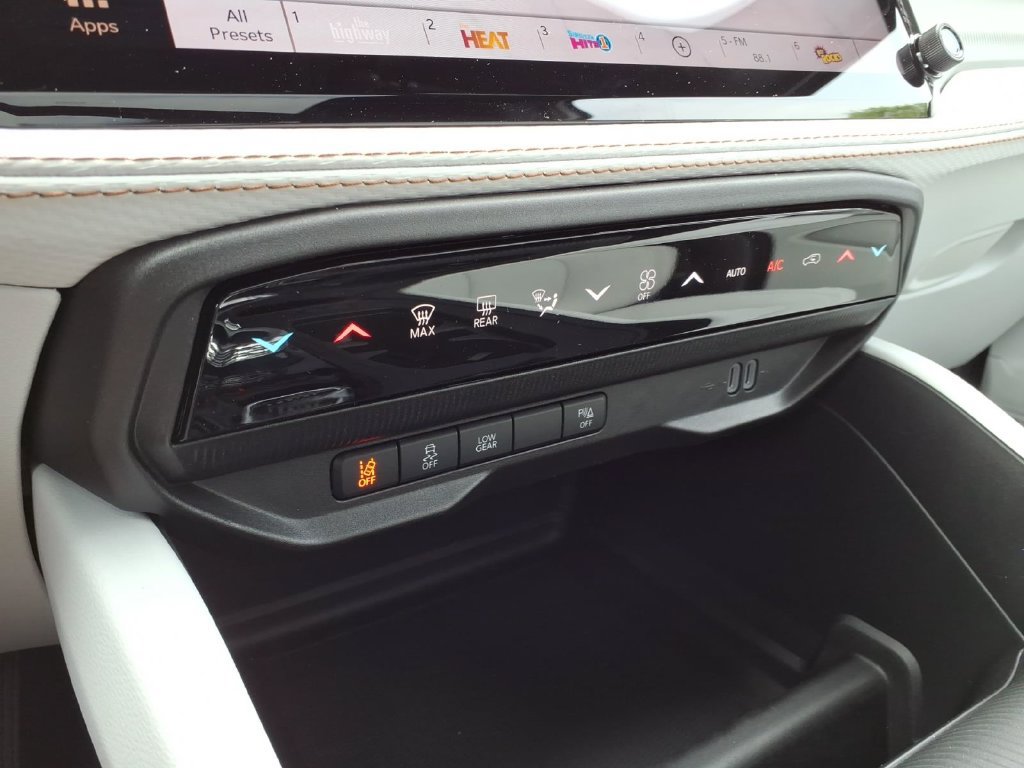 New 2026 Jeep Cherokee Limited AWD/4WD image 18
