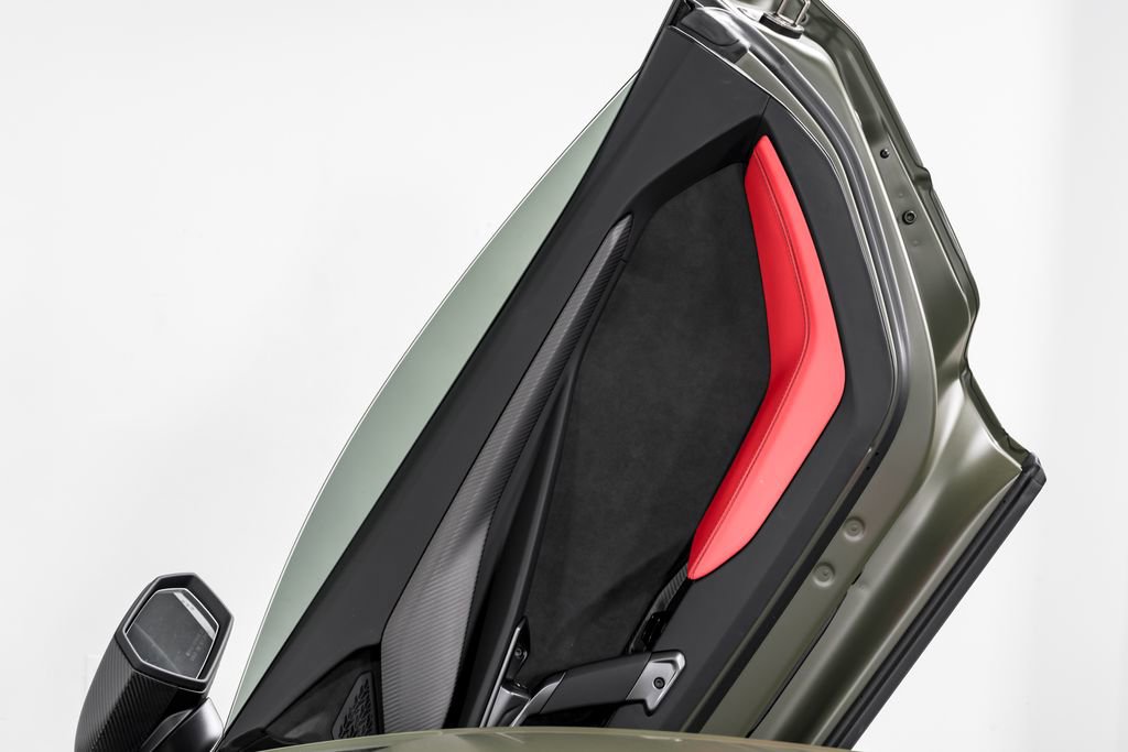 Used 2025 Lamborghini Revuelto image 38