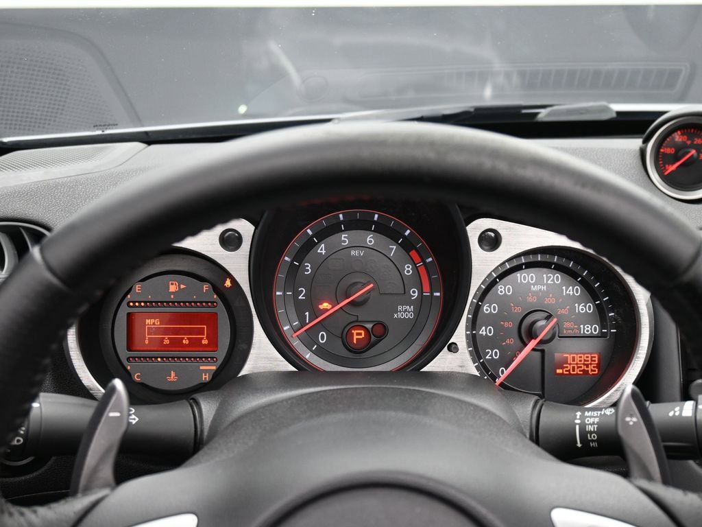 Used 2016 Nissan 370Z Roadster image 42