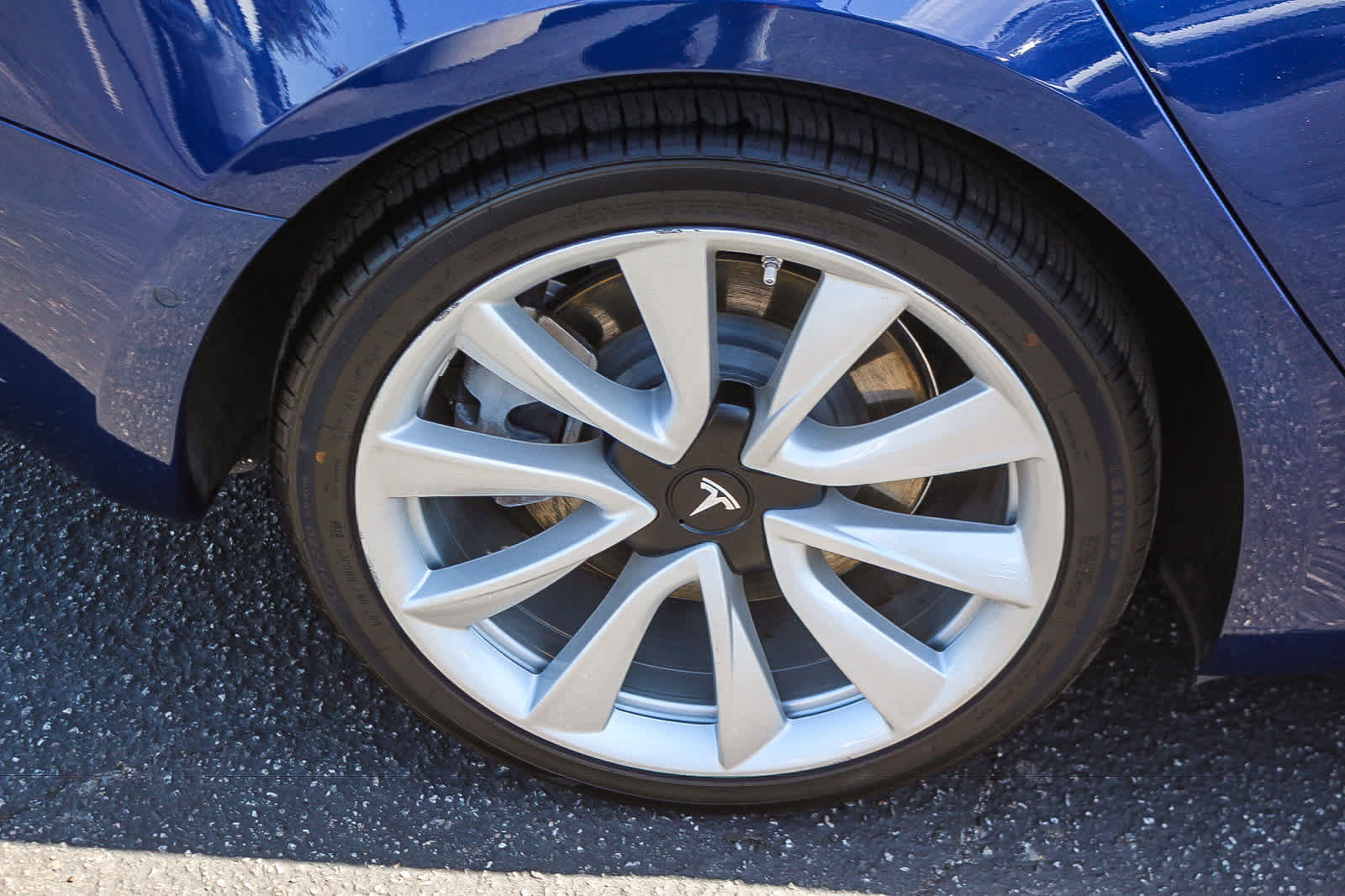 Used 2020 Tesla Model 3 Standard Range RWD image 11