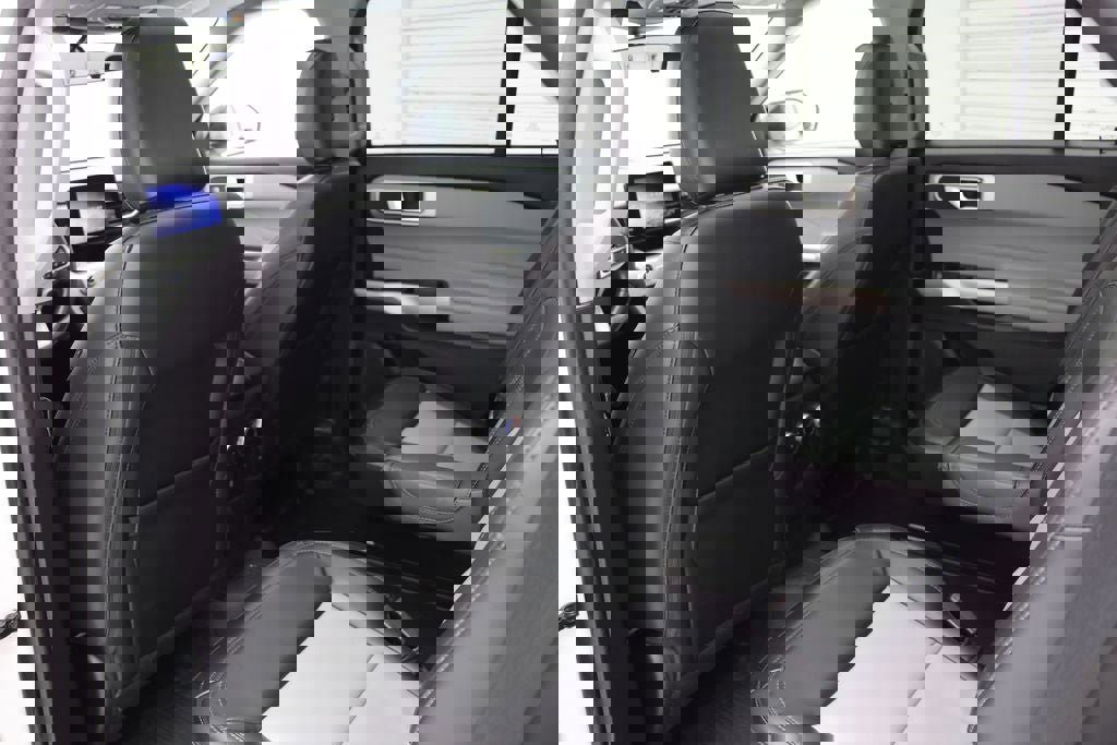 Used 2023 Ford Explorer XLT w/ Equipment Group 202A image 11