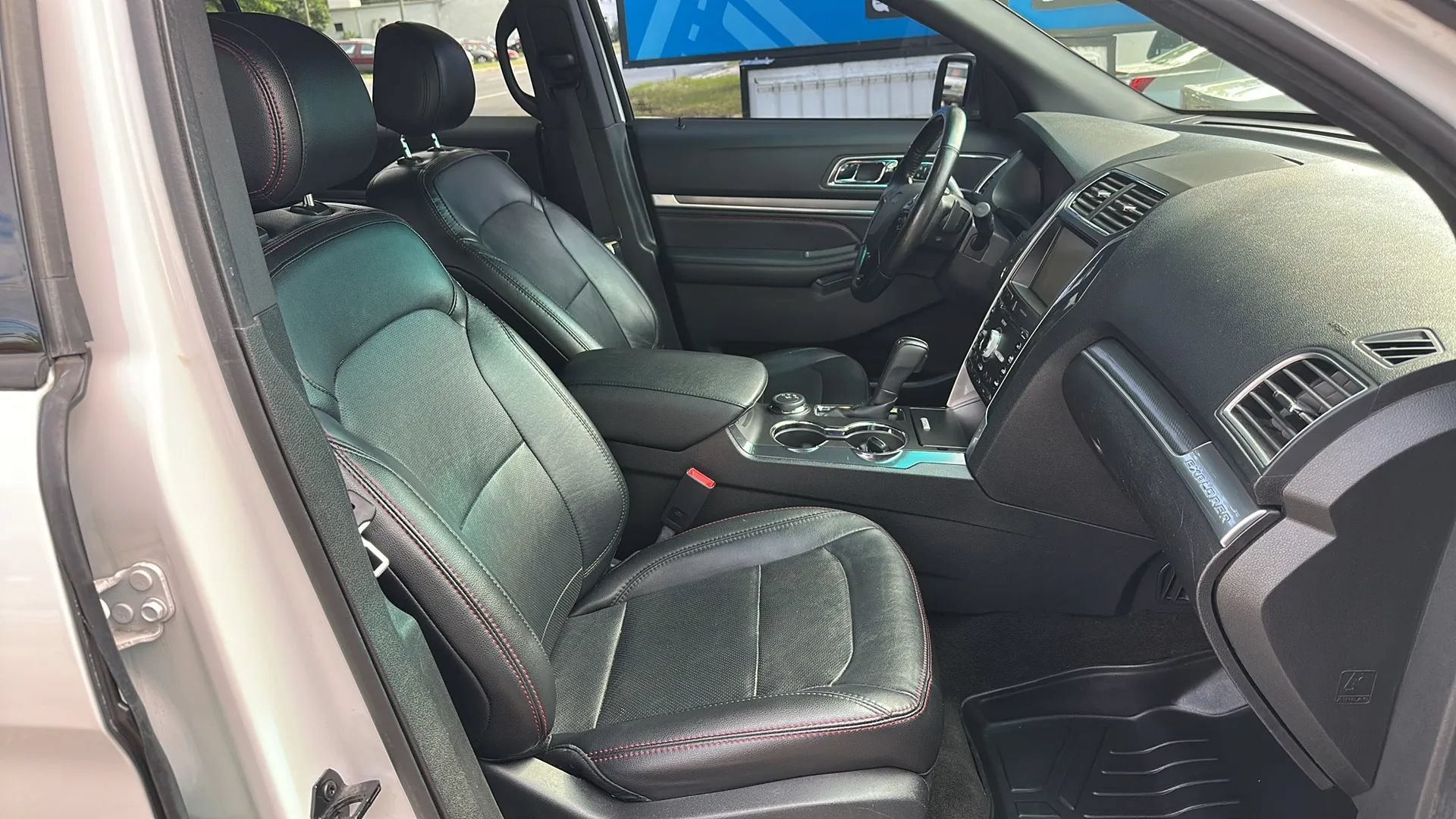 Used 2016 Ford Explorer Sport w/ Equipment Group 401A AWD/4WD image 27