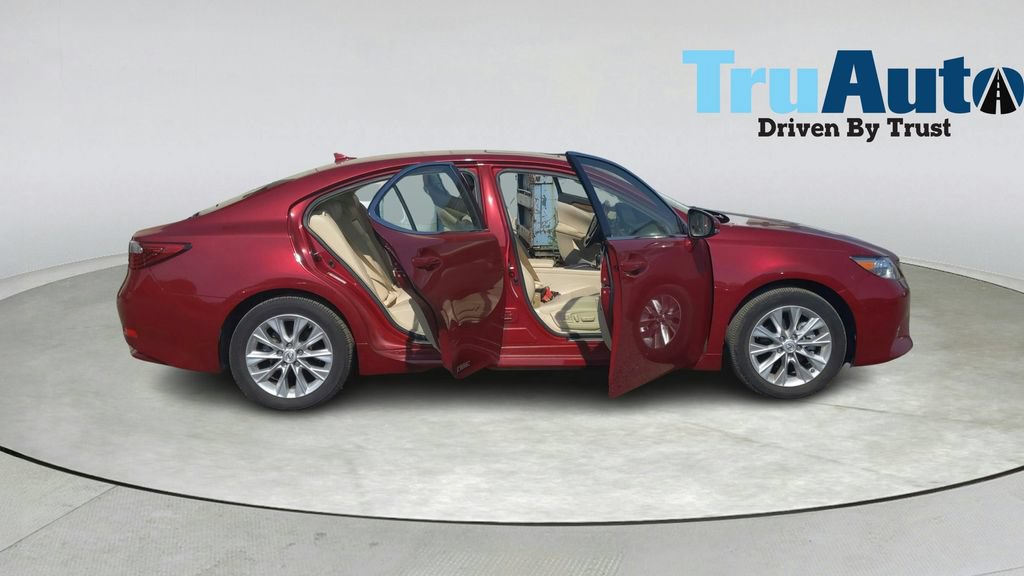Used 2013 Lexus ES 300h w/ Luxury Pkg FWD image 14